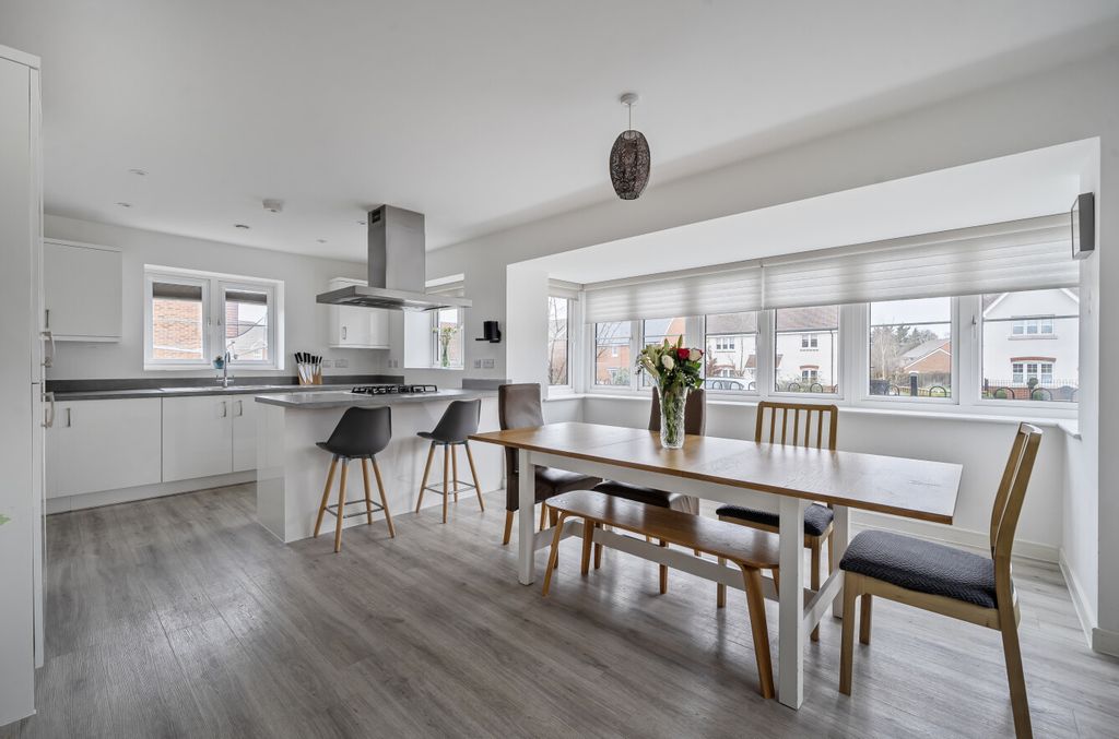 Property photo 2 of 26 1396433-22-6968cc...