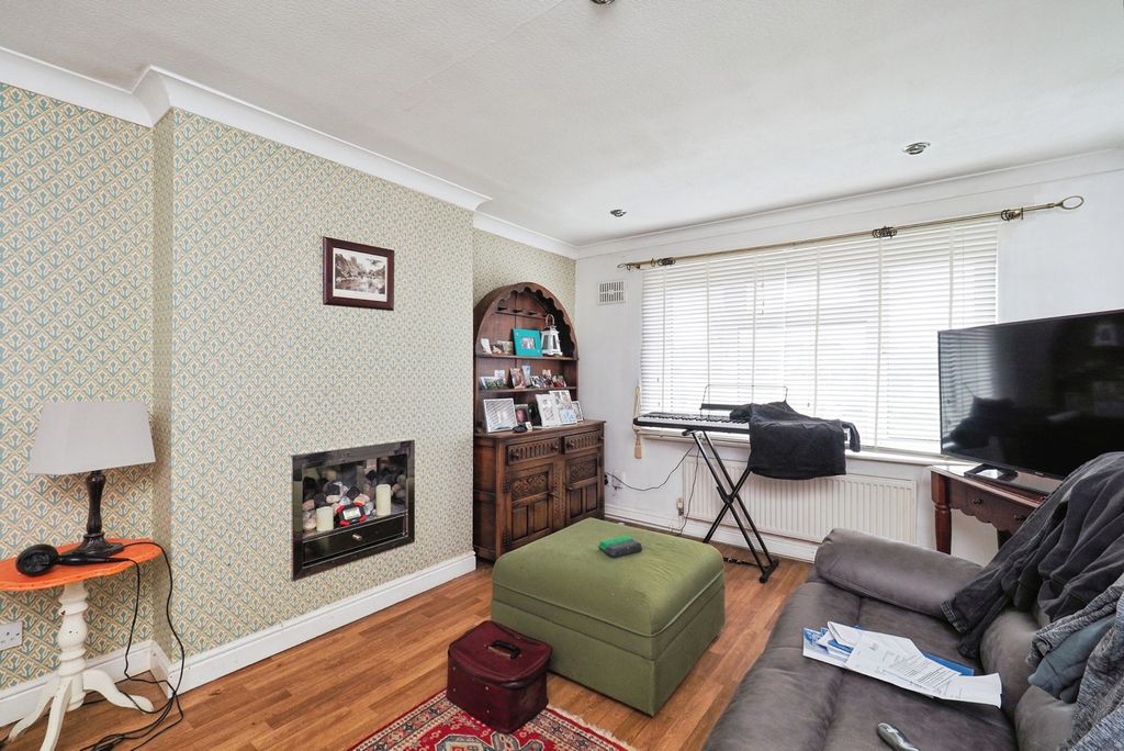 Property photo 3 of 14 Pbox-Img.Jpg