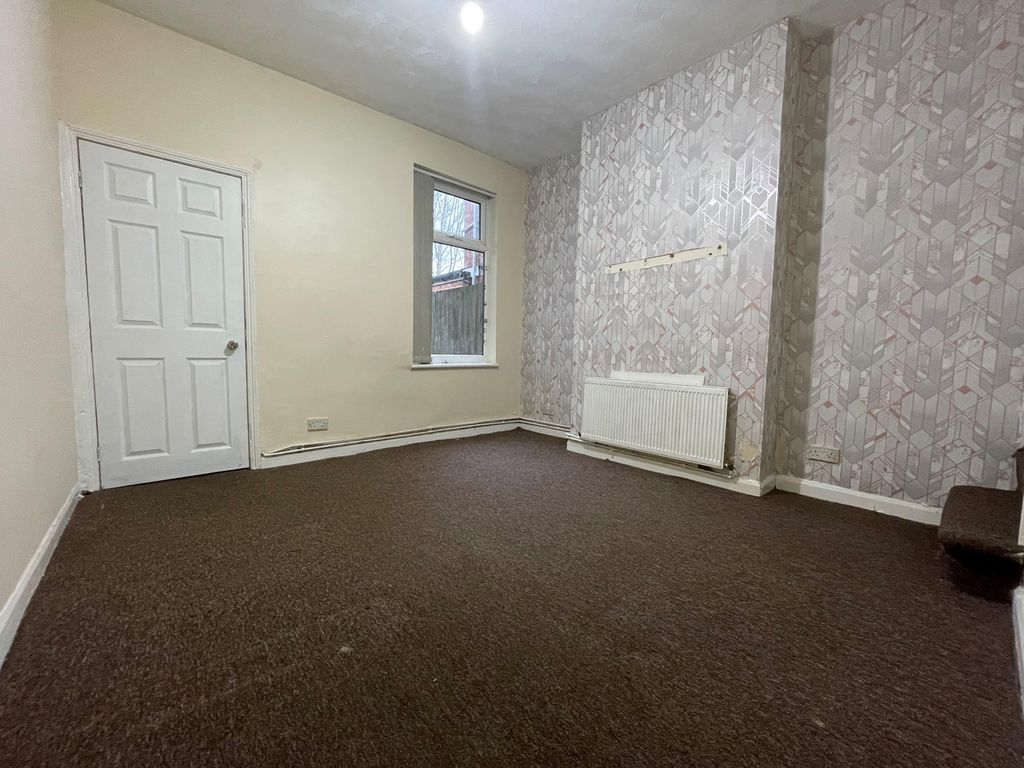 Property photo 3 of 10 Living Room