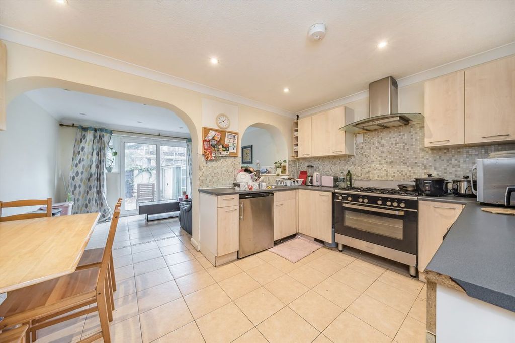 Property photo 2 of 5