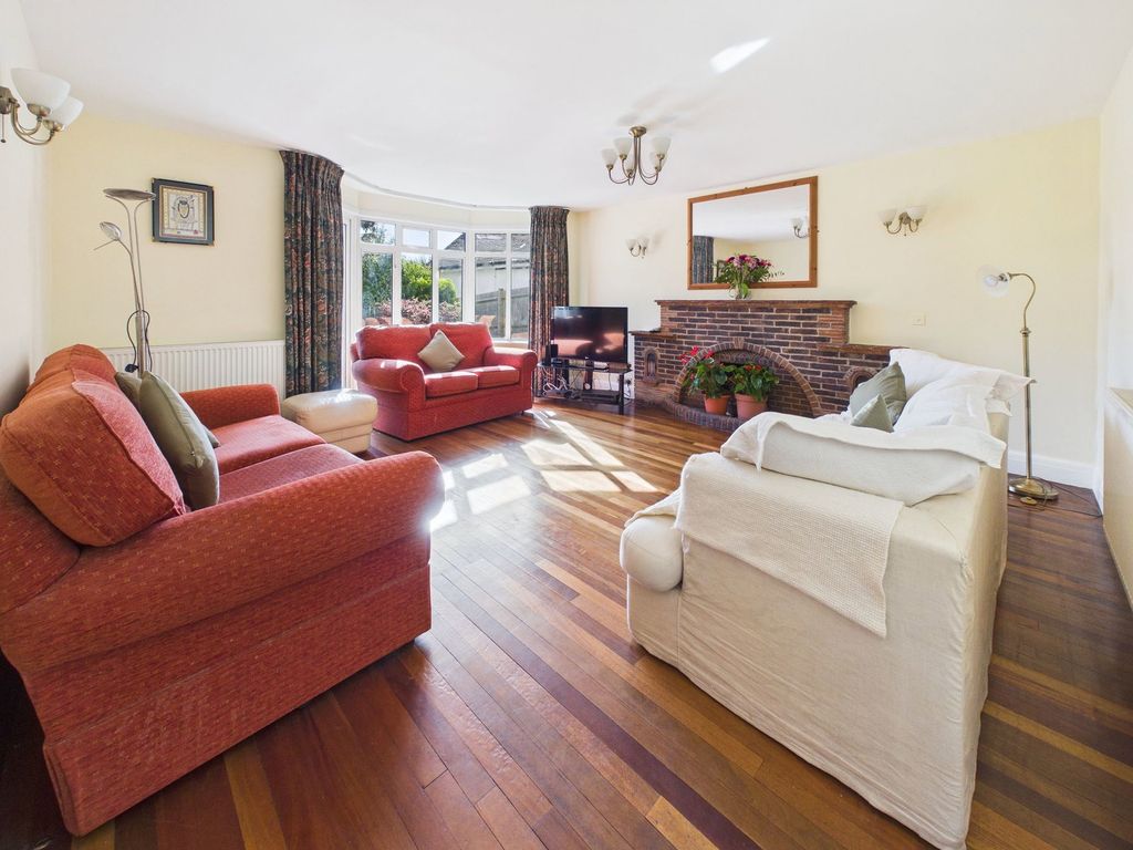 Property photo 2 of 26