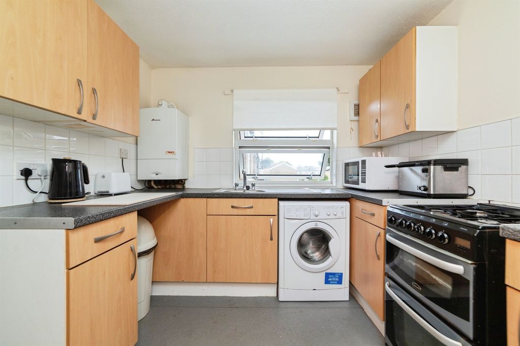 Property photo 2 of 11