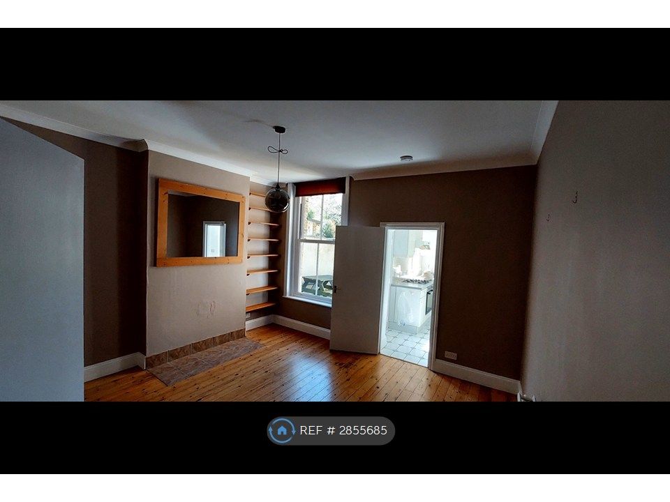 Property photo 2 of 7 Living Room