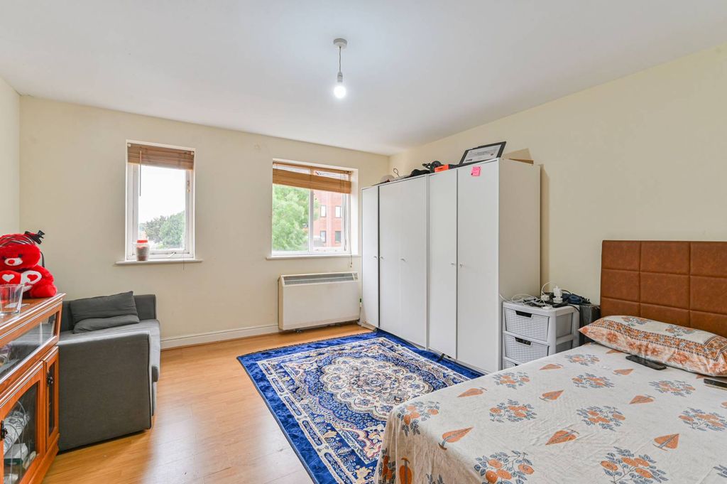 Property photo 3 of 8