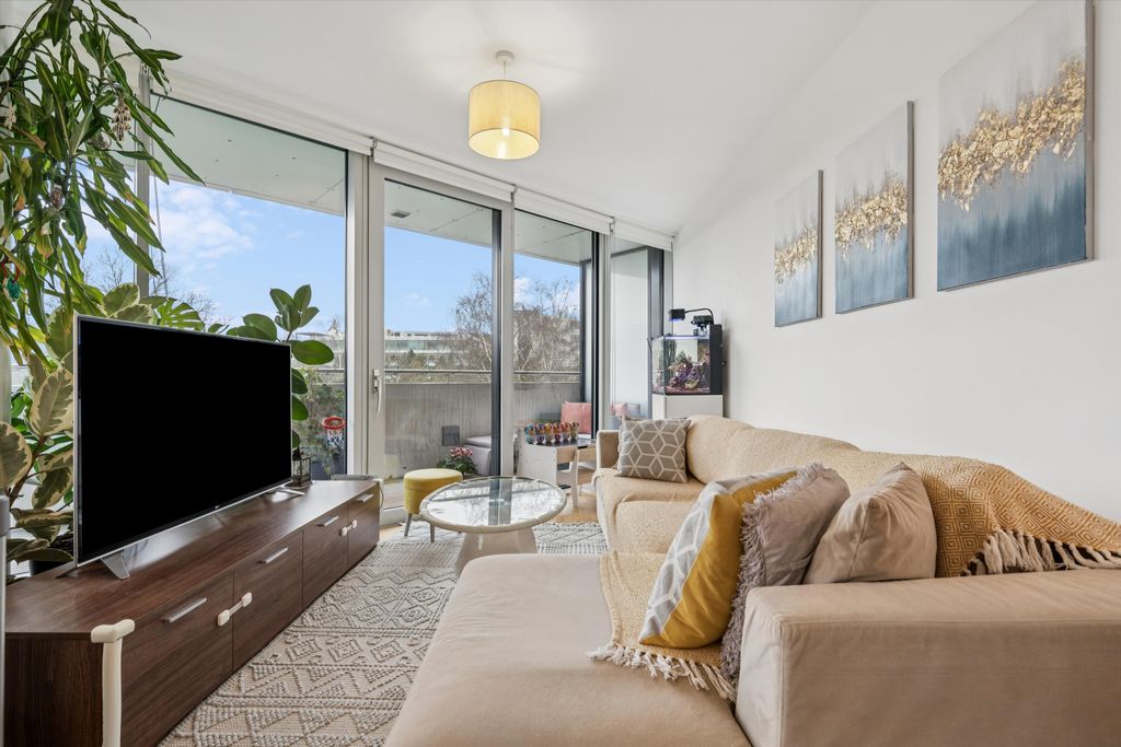 Property photo 2 of 13 Image