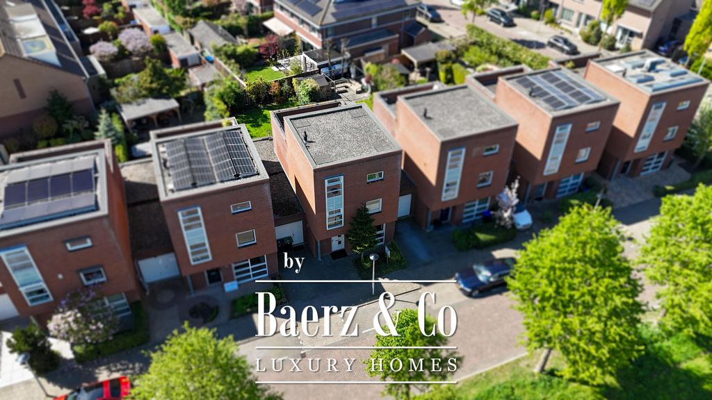 Property photo 1 of 35