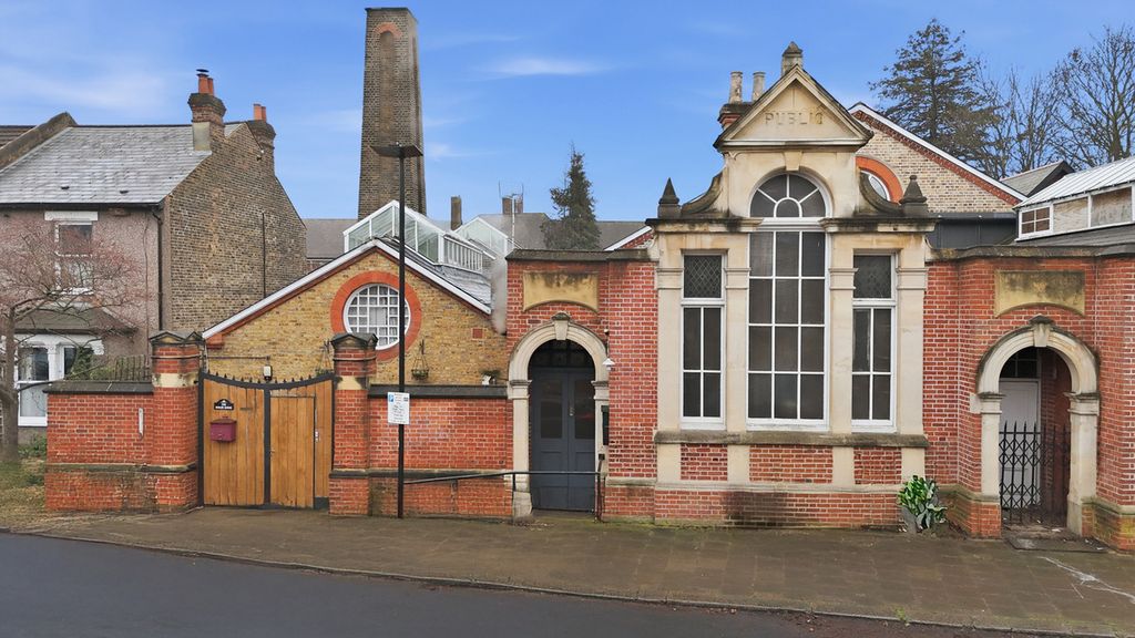 Property photo 2 of 12