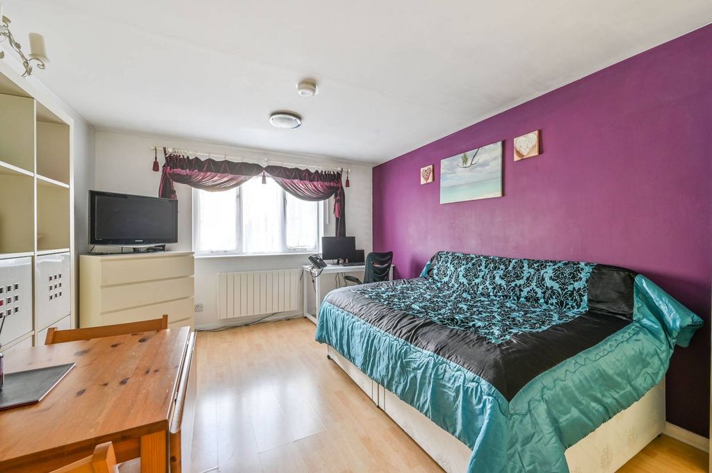 Property photo 1 of 8
