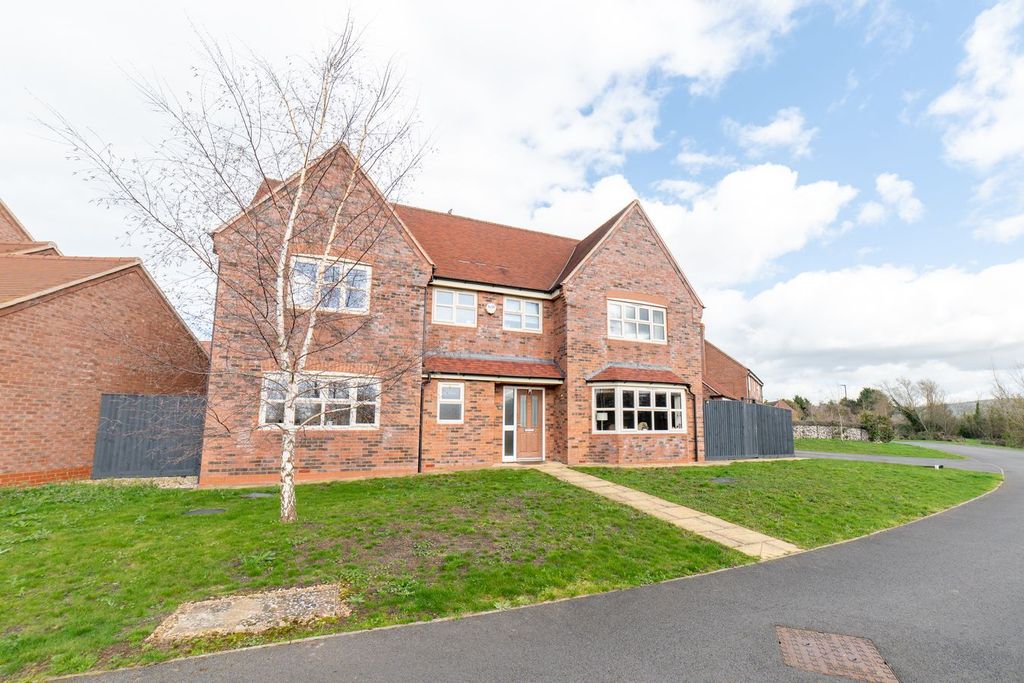 Property photo 1 of 33