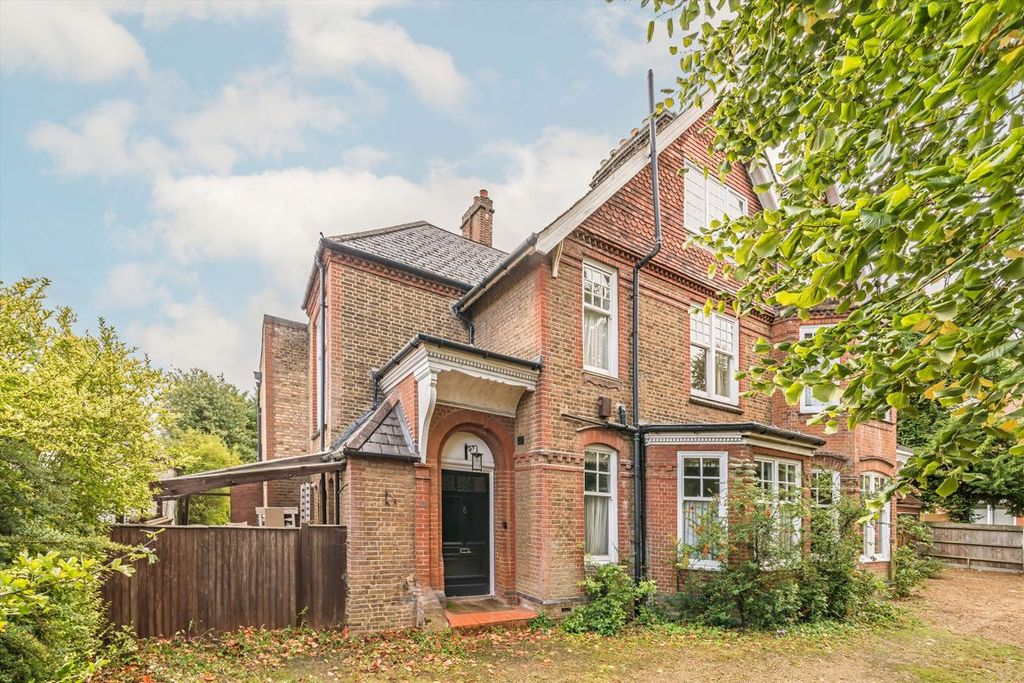 Property photo 1 of 11
