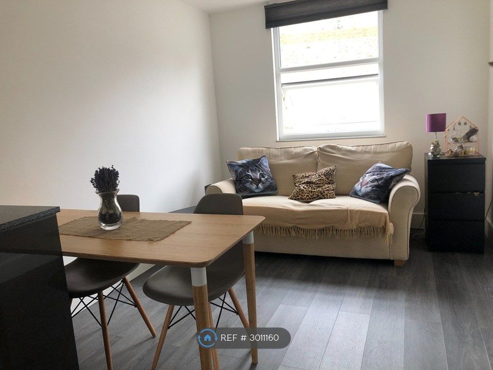 Property photo 3 of 6