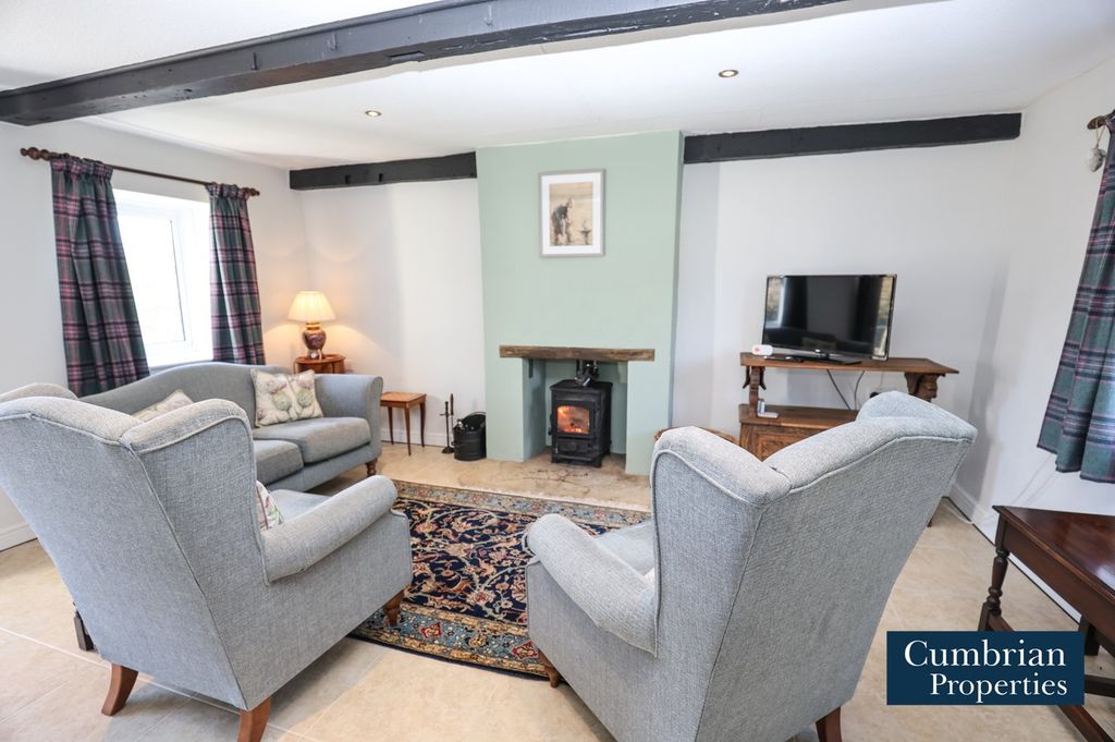 Property photo 2 of 19 Lounge