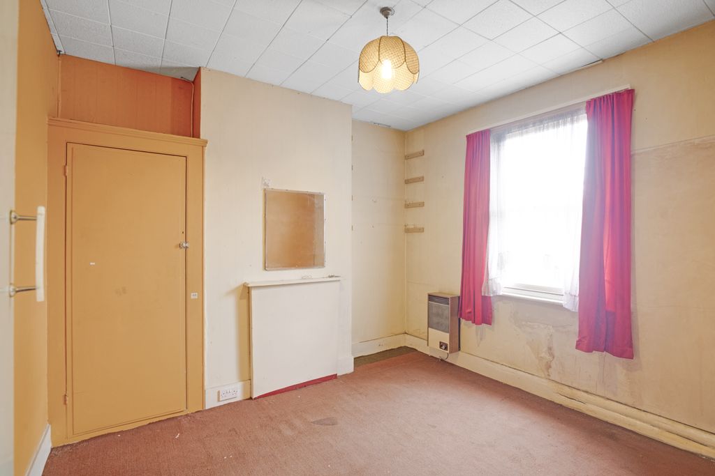 Property photo 3 of 16 14-037E84024-Ara-Jj-Balvernie Grove-14.Jpg