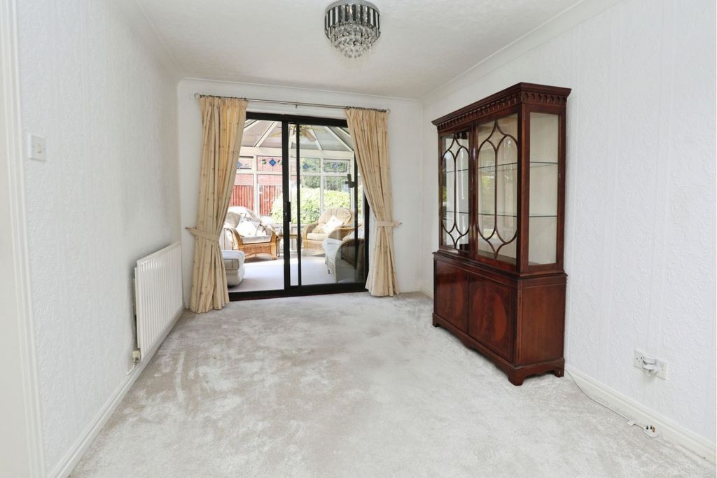 Property photo 2 of 15 Dining Room