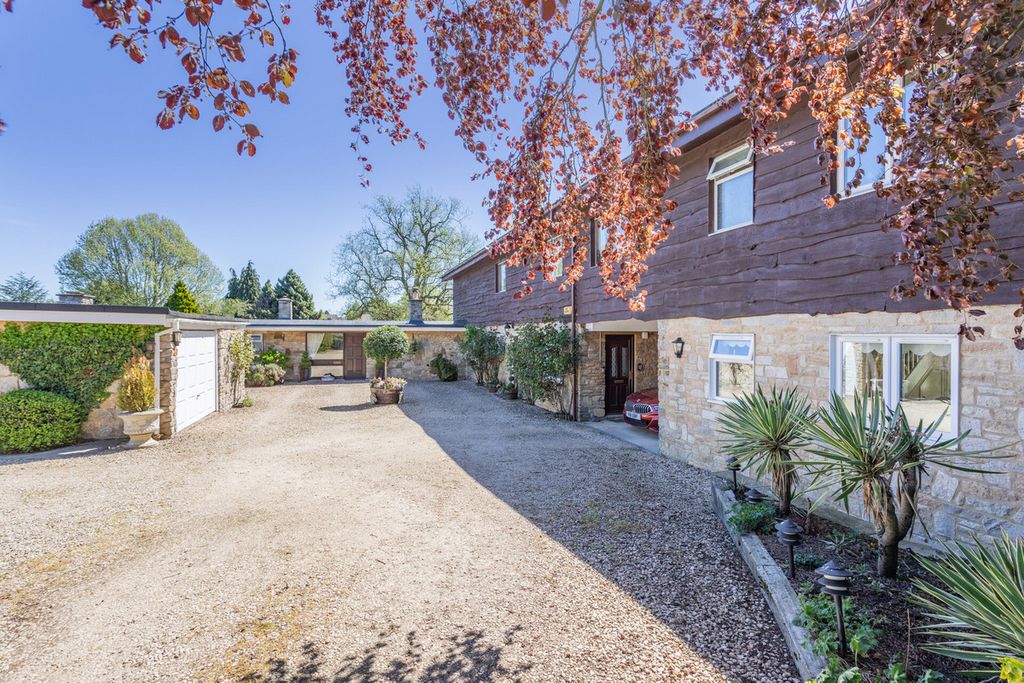 Property photo 1 of 45