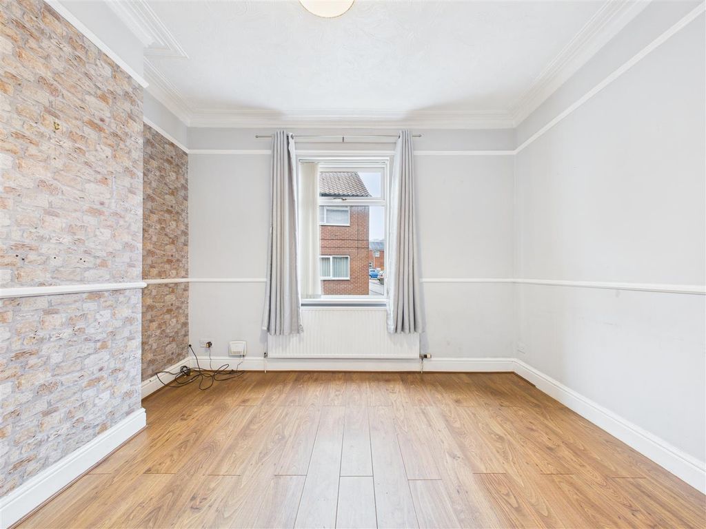 Property photo 3 of 17 Cam05193G0-Pr0069-Still002.Jpg