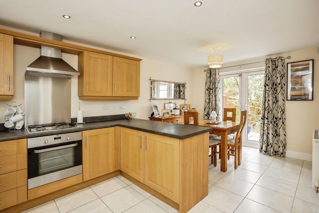 Property photo 2 of 25 Pbox-Img.Jpg