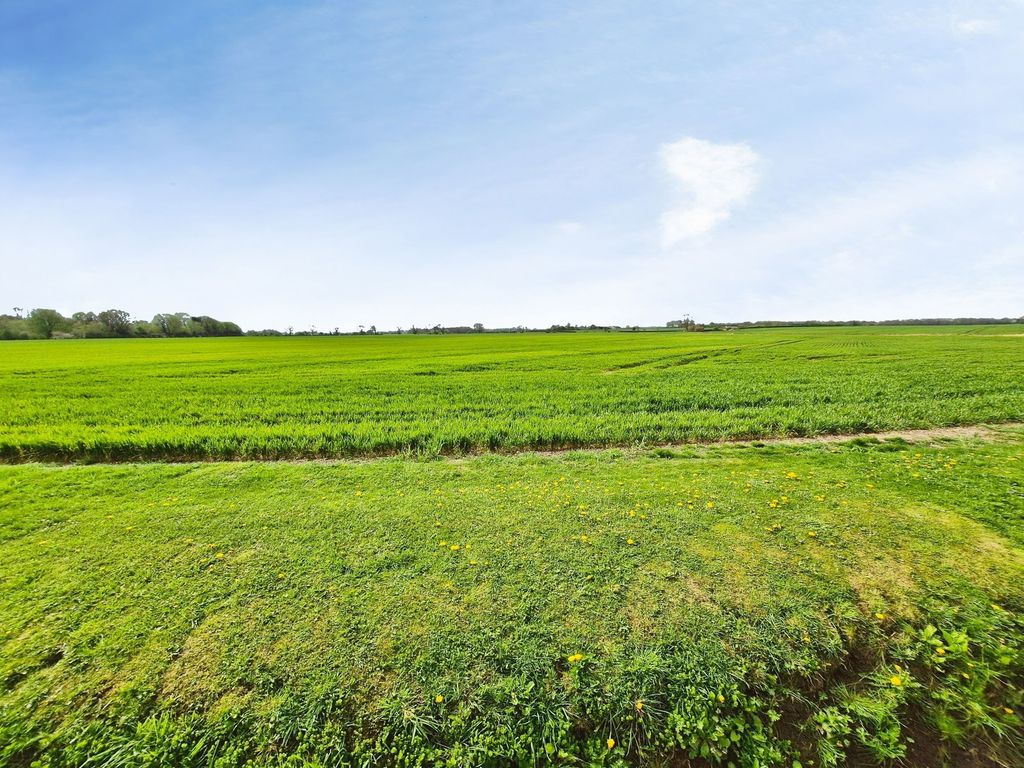 Property photo 3 of 23