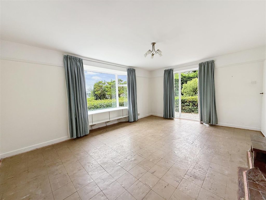 Property photo 3 of 16