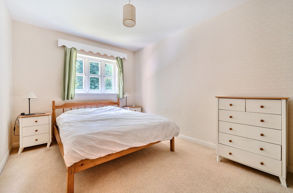 Property photo 2 of 18 1317328-16-686404...