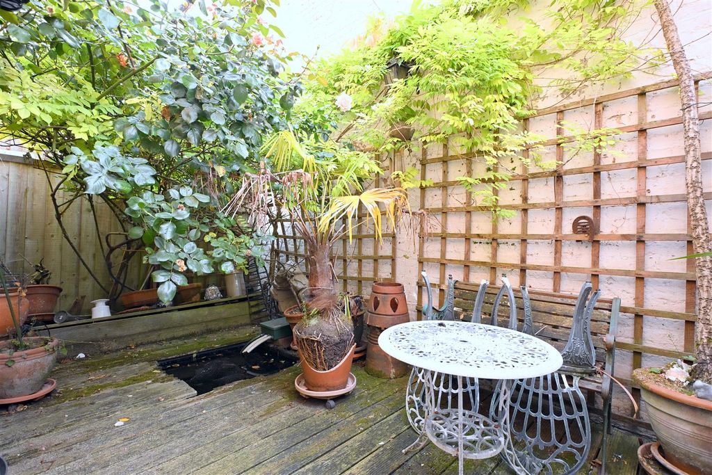 Property photo 2 of 9 Rear Courtyard