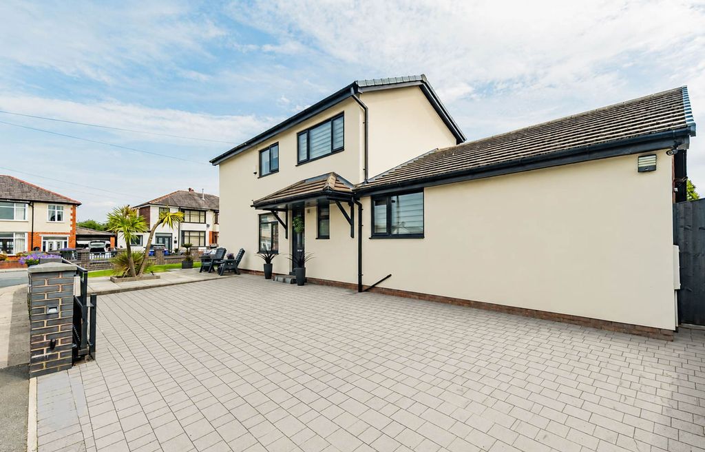 Property photo 1 of 29