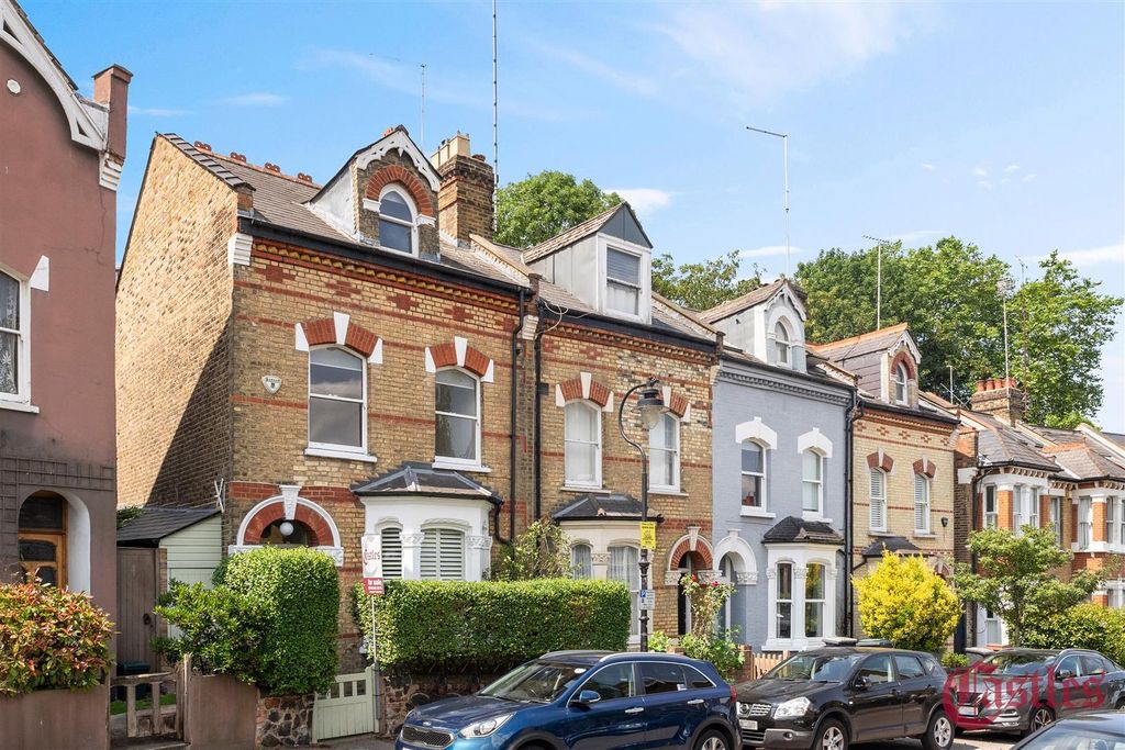 Property photo 3 of 21