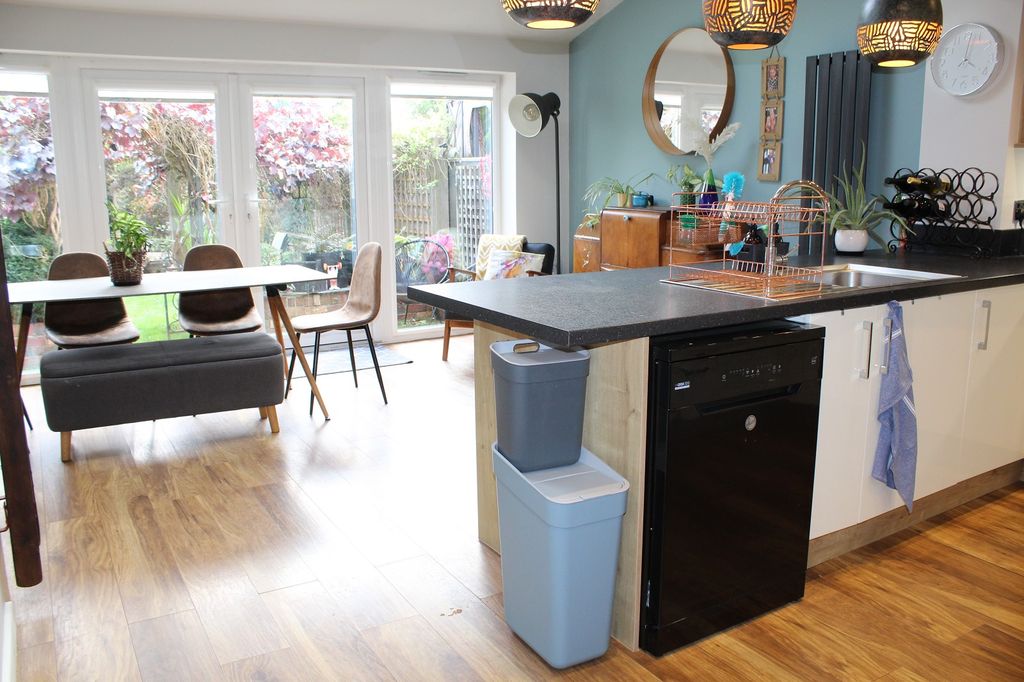 Property photo 3 of 12 Fitted  Dining Kitchen