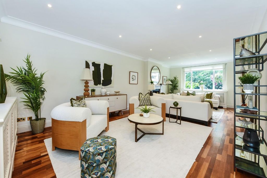 Property photo 1 of 22 8 Sussex Square (20).Jpg