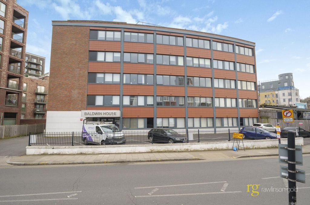 Property photo 1 of 21 A76A2Dbc-8597-4B9A-8E08-E262217B4E2A.Jpg