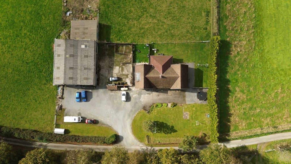 Property photo 2 of 80