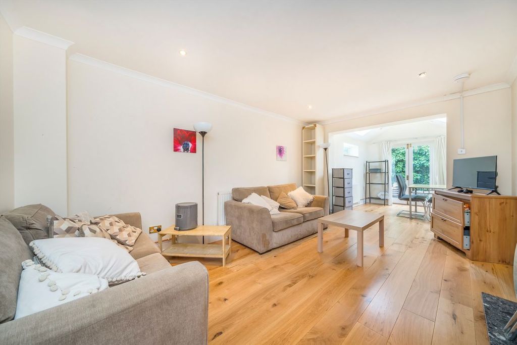 Property photo 2 of 11