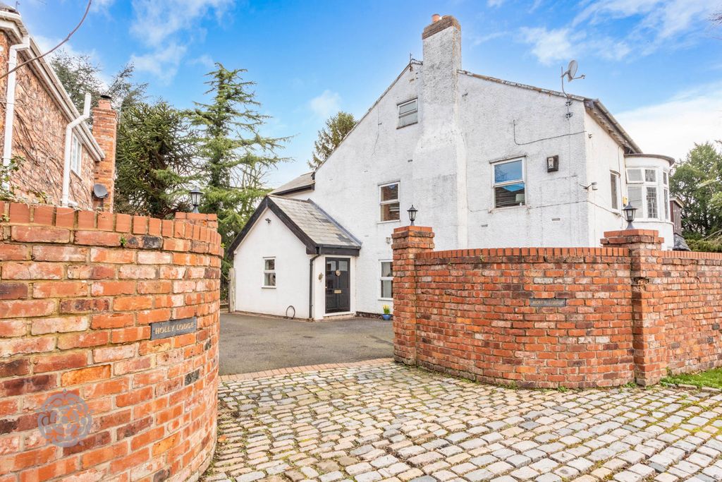 Property photo 3 of 36 Photograph