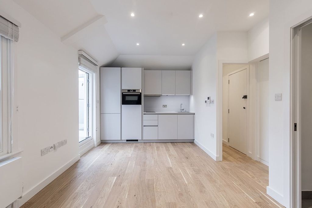 Property photo 3 of 15 Kitchen