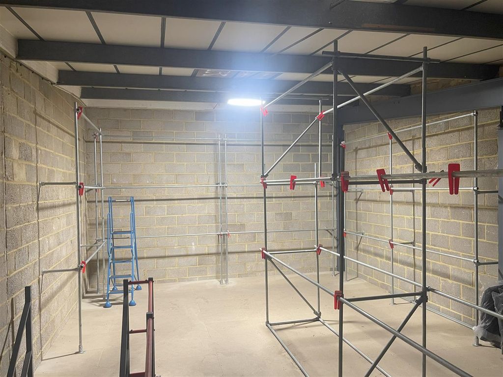 Property photo 3 of 7 Inside .Jpg