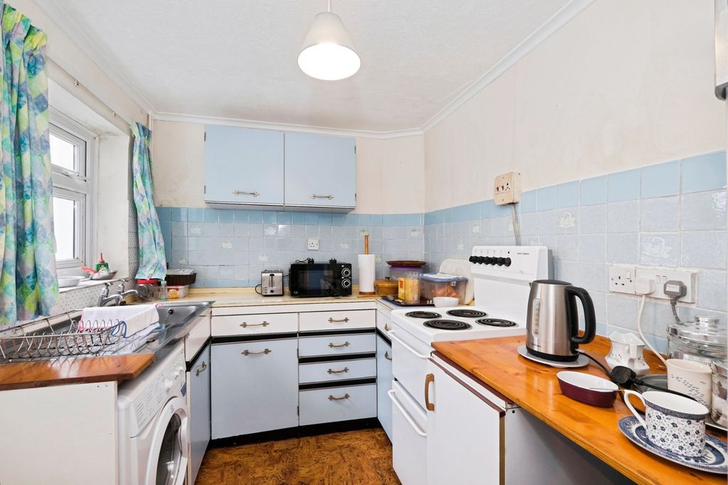 Property photo 3 of 14 Photo