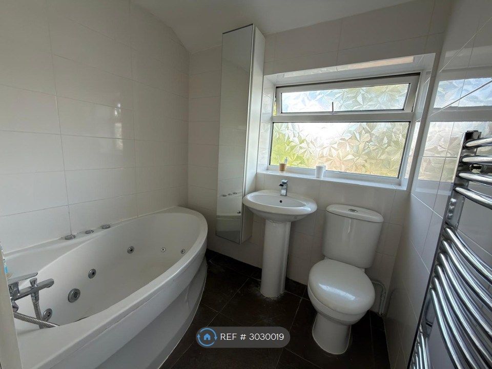 Property photo 3 of 22 Upstairs Bathroom