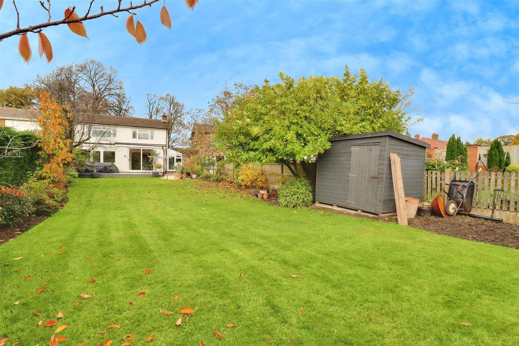 Property photo 2 of 32