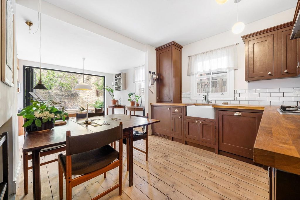 Property photo 1 of 15 Kitchen.Jpg