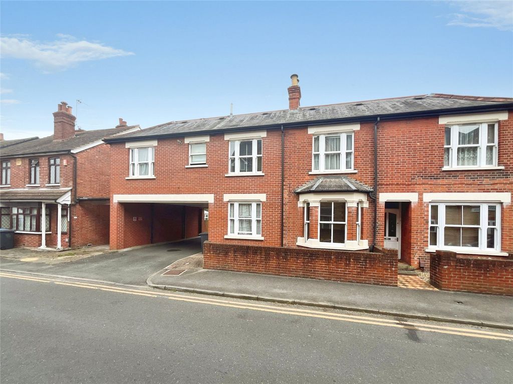 Property photo 1 of 7 External