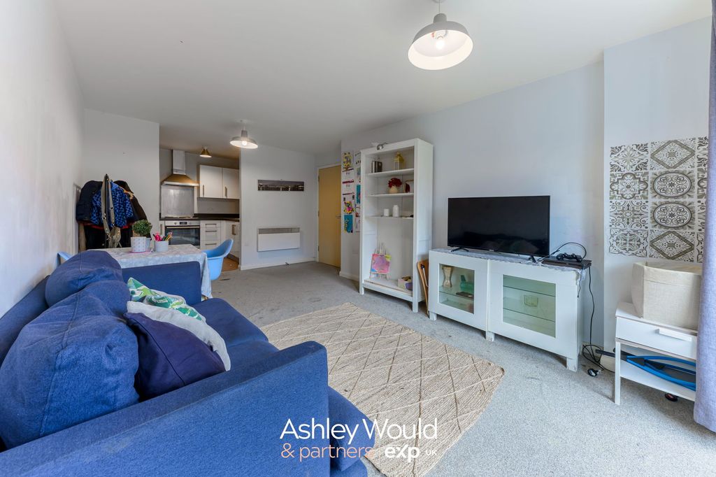 Property photo 2 of 12