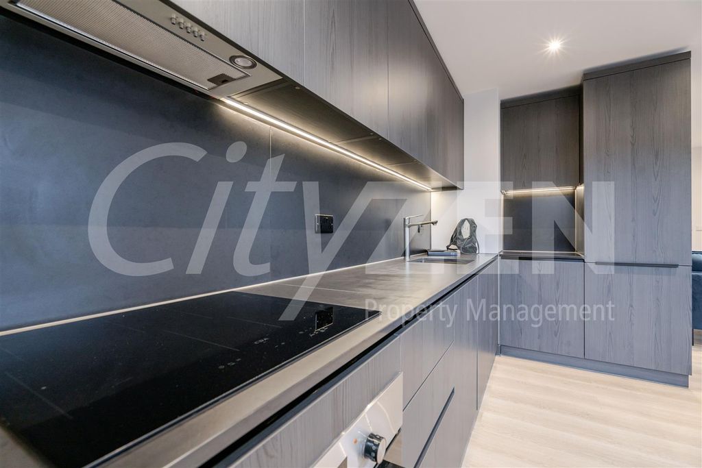 Property photo 2 of 27 Kitchen