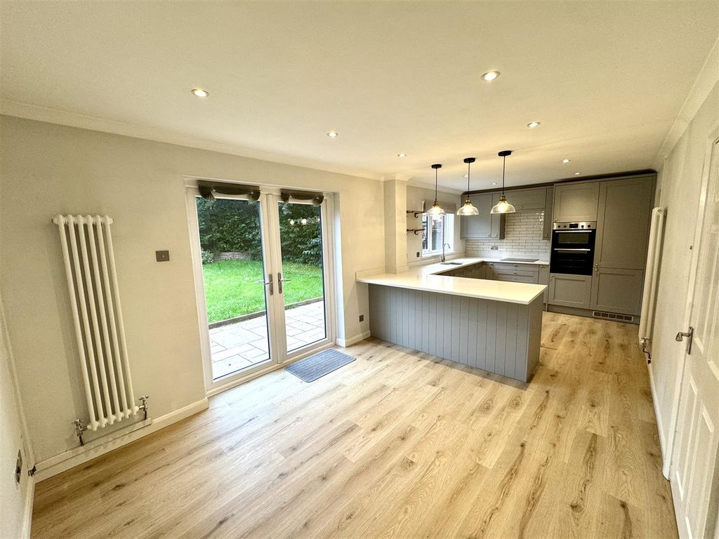 Property photo 3 of 23 Kitchen/Dining Room