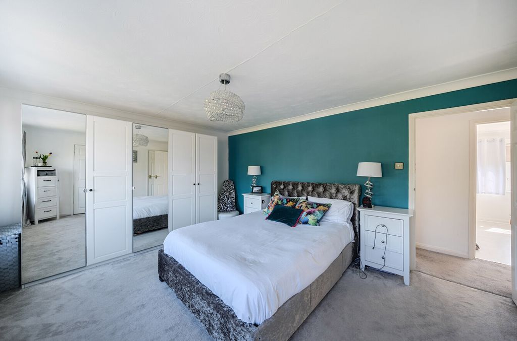 Additional image 5 of 4 bed detached house for saleWalden Avenue, Arborfield, Reading, Berkshire RG2
