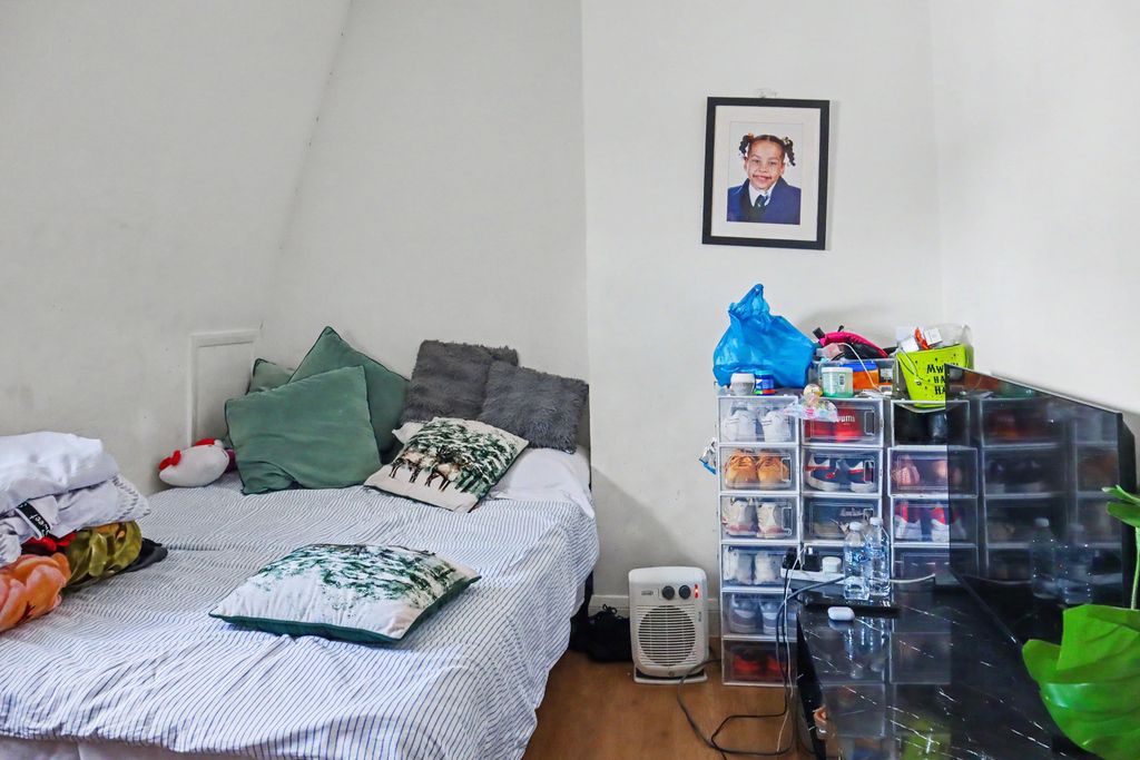 Property photo 2 of 10 Flat 6, 56-58 Camberwell Church Street, Camberwell, London Se5 8Qz