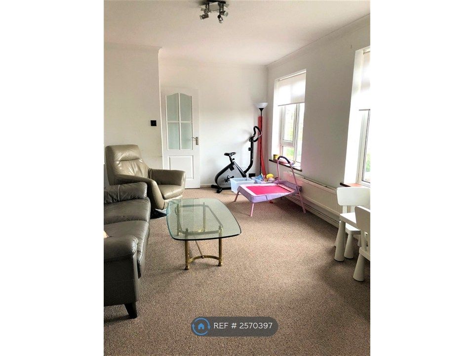 Property photo 2 of 8 Living Room