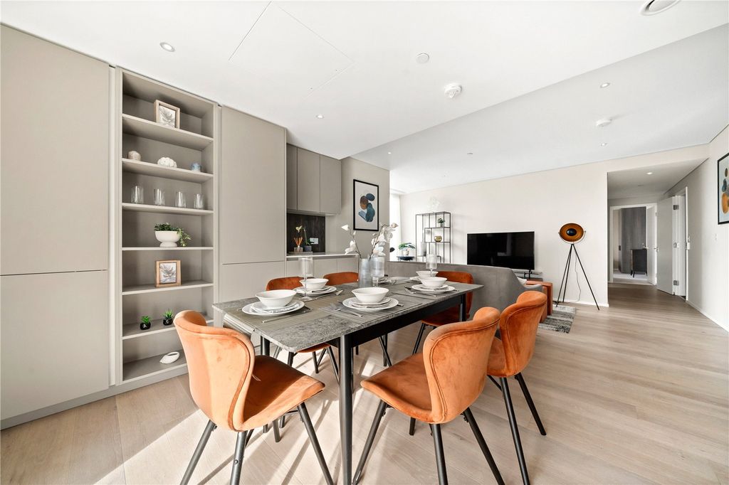 Property photo 2 of 11 Dining Area