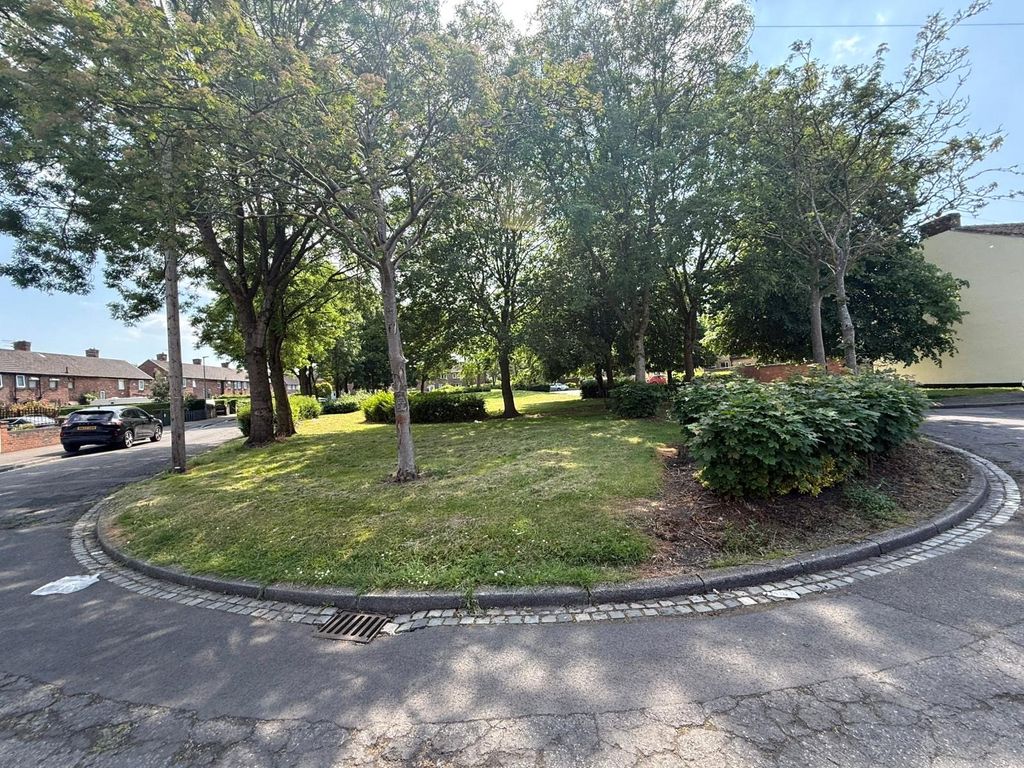 Property photo 2 of 13 Picture No. 17