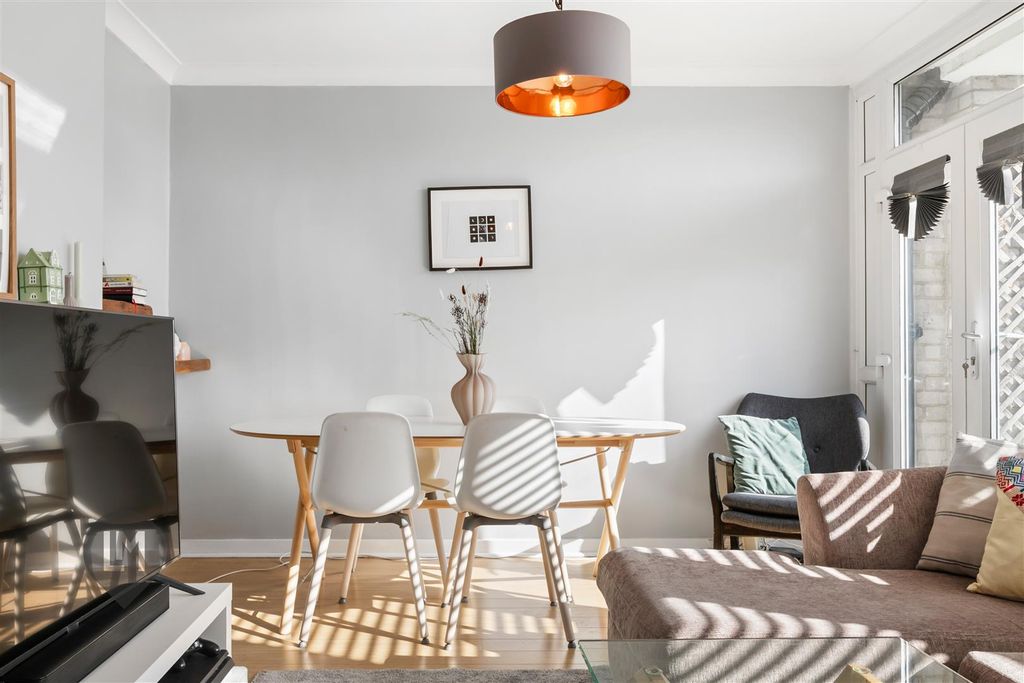 Property photo 2 of 8 Living/Dining Room