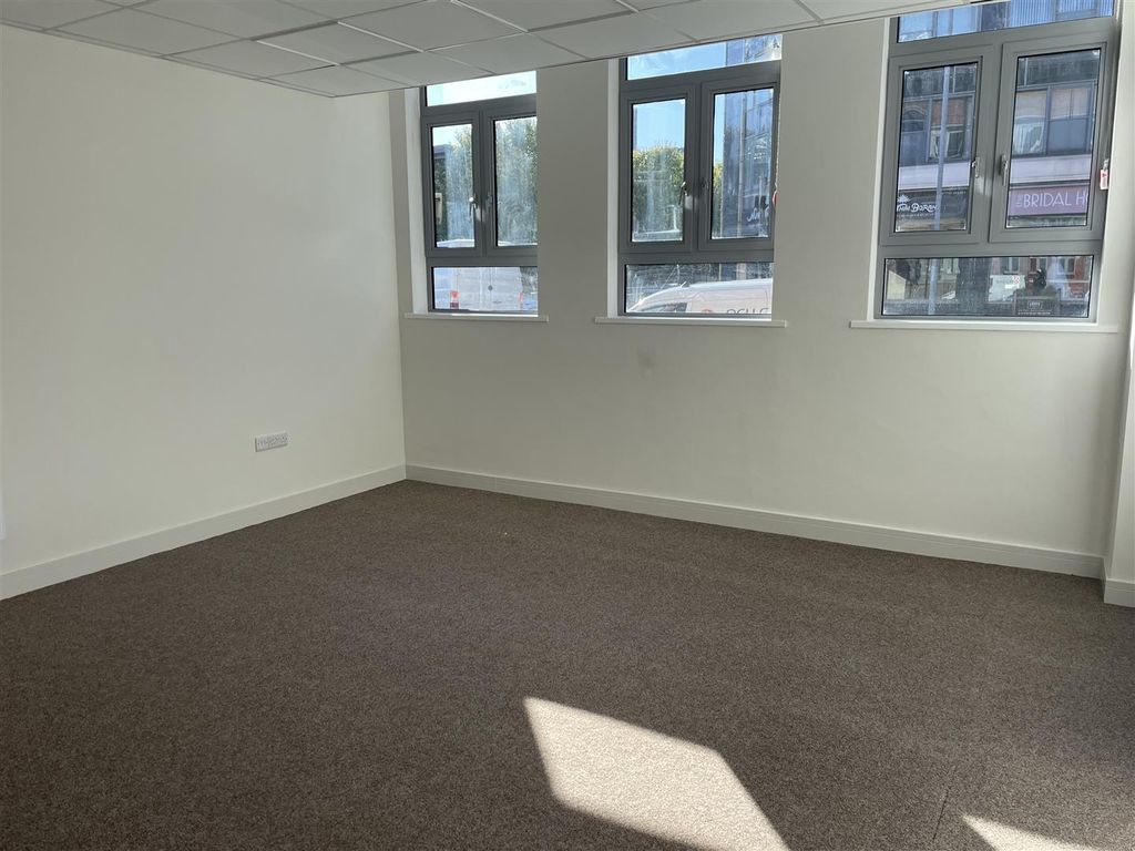Property photo 1 of 33 Office 2 P1.Jpg